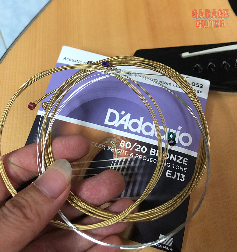 Dây Đàn Guitar Acoustic Daddario EJ13 bên trong